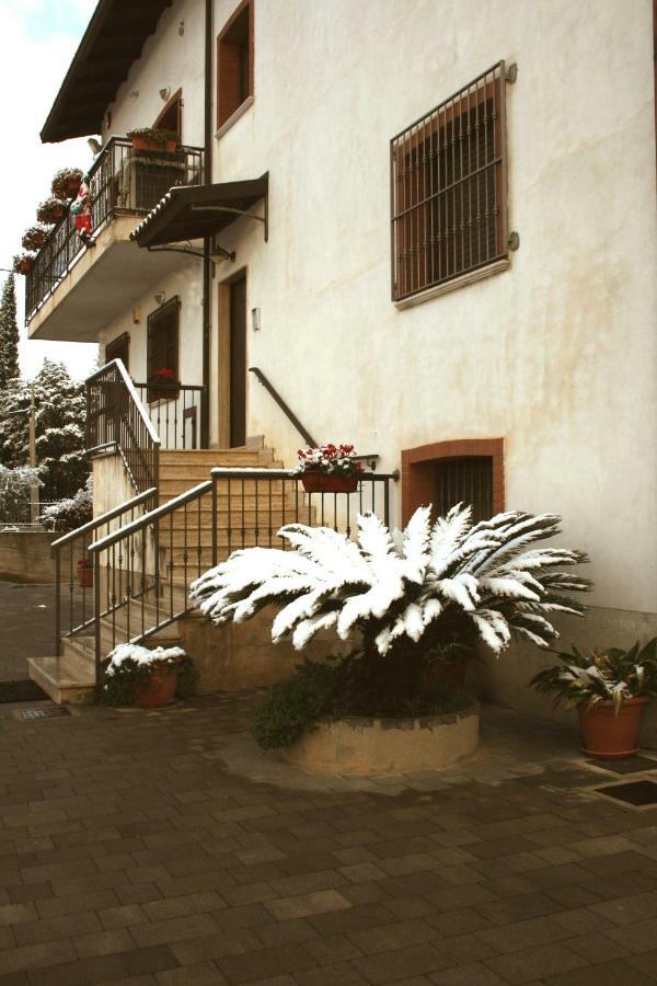 Апартаменты La Casa Del Gelso Fiorito Эболи Экстерьер фото